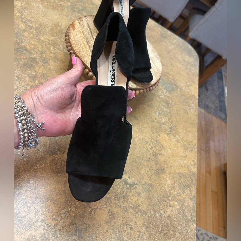 Karl Lagerfeld Black Suede Peep-Toe Block Heel Shoes - Picture 3 of 12
